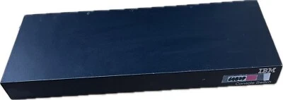 Conmutador de consola IBM 41Y9310 1x8 KVM de 8 puertos Foto 1 de 3