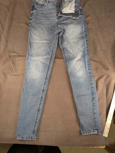 SIMPLY VERA VERA WANG DENIM BLUE JEANS SIZE 6 SKINNY High Rise - Picture 1 of 13