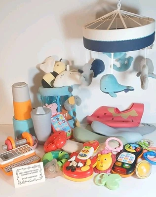 Enorme Lote de 20+ Artículos para Bebés Juguetes Sonajeros Móviles Baberos Electrónica Foto 1 de 4