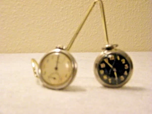 *****GENUINE PAIR OF VINTAGE WIND UP WESTCLOX POCKET WATCHES FOR PARTS***** - Picture 1 of 5