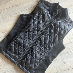 Prana Vest L/XL Black Quilted Ribbed Sherpa Lined Full Zip Pockets Womens EC - Picture 1 of 8
