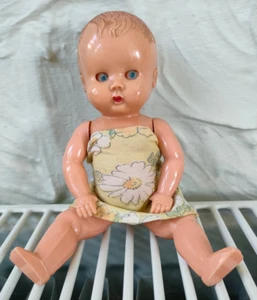 Vintage BABYPUPPE 50er Jahre 6 cm groß ordentlicher Zustand - Bild 1 von 3