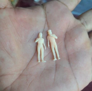 1/64 Cheech and Chong Unpainted Set - Picture 1 of 2