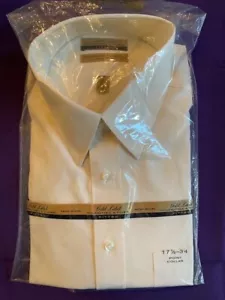Dillard's Roundtree & Yorke Gold Label LS Dress Shirt - Original Packaging / New - Picture 1 of 5