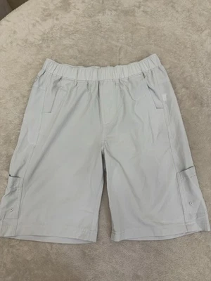 Magellan Outdoors Shorts Women LARGE Light Grey Zip Pocket Moisture Wicking NEW! - Image 1 of 4