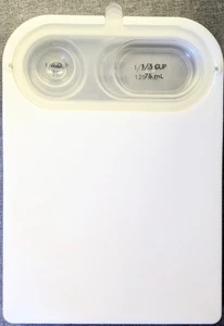 Pampered Chef Cut & Measure Cutting Board 1028 w/ 3 Measuring Cup Insert Retired - Picture 1 of 8