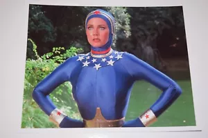 Lynda Carter Wonder Woman pinup 8x10 glossy photo Busty Sexy Cleavage tv 0273 - Picture 1 of 1