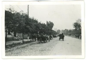 Orig. Foto Strassenszene Panzermann in Stadt bei Warschau Polen 1939 Legionowo - Bild 1 von 1