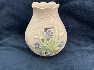 Belleek Candle Holder Vintage Collectable Iris top only signed “K” ruffled rim - Picture 1 of 9