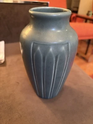 Nice Vintage Rookwood Arts & Crafts Pottery Vase Blue Green Color 1922 ￼ - Image 1 of 4