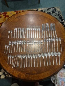 Oneida Piatto Nobiltà Caprice Set Argenteria 67 pz Set Vintage 1937 Mondiali A Rogers - Foto 1 di 9