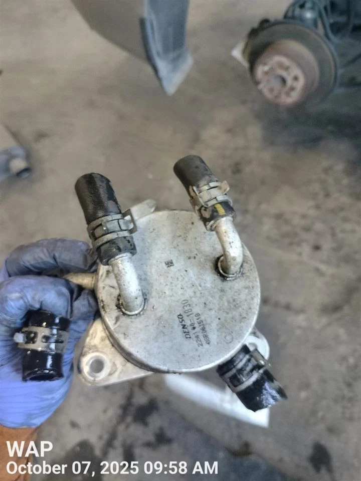 Enfriador de aceite de transmisión automática Camry 2015 7131460 Foto 1 de 4