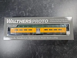Walthers Proto HO 85' P-S BILEVEL COMMUTER COACH CHICAGO & N. WESTERN 920-16501 - Bild 1 von 3