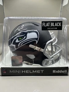 RUSSELL WILSON FIRMATO SEATTLE SEAHAWKS FLAT NERO MINI CASCO RW/PLAYER HOLO - Foto 1 di 5