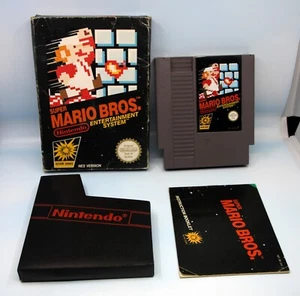 NINTENDO NES - SUPER MARIO BROS + MANUALE - VERSIONE PAL A COMPLETO - Foto 1 di 3