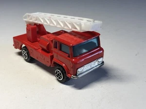 Camión de bomberos Isuzu 1984 vintage de 3 pulgadas Yat Ming 1/100 diecast como nuevo suelto - Imagen 1 de 5