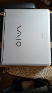 SONY VGN - K50B VINTAGE LAPTOP IN PERFECT CONDITION. WINDOWS XP, ATI GRAPHICS. - Afbeelding 1 van 12