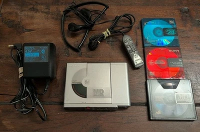 Grabadora digital Walkman Sony - MZ-R37 ▪︎ - ¡Funciona muy bien! ¡Con control remoto y auriculares! Foto 1 de 4