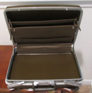 Eine Vintage Samsonite Royal Traveller grau Hartschalen Aktentasche mit Schlüssel - Bild 1 von 5