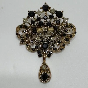 Vintage Aged Brass Gold Tone Black Stone Pearl Dangle Brooch Pin Mourning - Picture 1 of 10