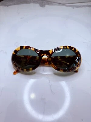 VINTAGE GUCCI GG2400/N/S  Sunglasses Tortoiseshell pattern flame Oval Black lens - Image 1 of 4