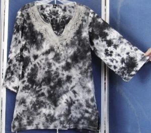 EUC Pretty TUNIC TOP w. EMBROIDERY by ESHE 3/4 Sl BLACKS & Whites COTTON Sz 1X - Picture 1 of 5