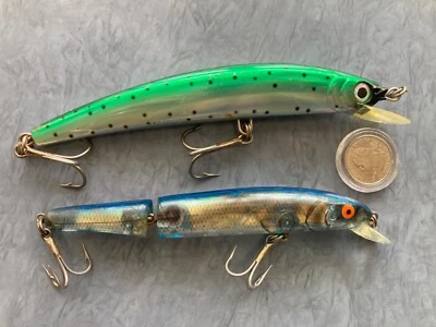 LOT 2 YO-ZURI BOMBER CRANKBAITS JOINTED MUSKIE BIG FISHING LURES SALTWATER MUSKY - Image 1 of 4