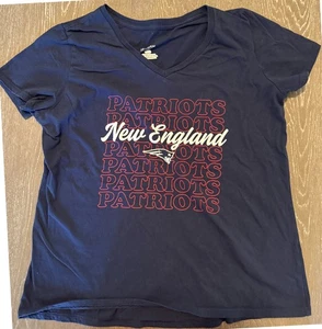 New England Patriots V-Neck T-Shirt Tee Womens Large Blue Block NFL Apparel - Picture 1 of 3
