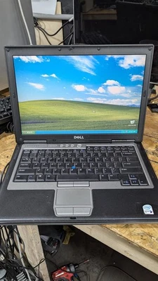 Dell Latitude D620 14" Core 2 Duo 60GB SSD 3GB RAM Win XP Foto 1 de 4