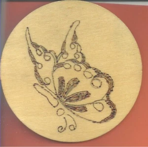 Hermosa mariposa de madera quemada, imán - Imagen 1 de 1