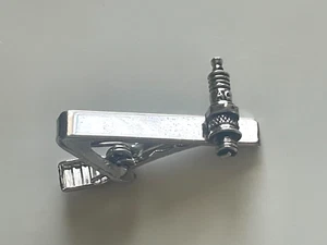 Bujía de CA de colección tono plateado barra de lazo clip broche publicidad promoción BONITA - Imagen 1 de 2