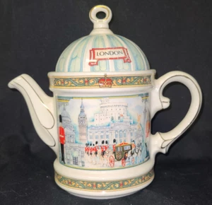 Porcelain Sadler London Heritage Teapot Royal Horseguards England - Picture 1 of 8