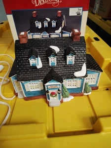 Lemax Dickensvale Porzellan Weihnachtsdorf beleuchtetes Haus Red-Lion Restaurant 1991 - Bild 1 von 7