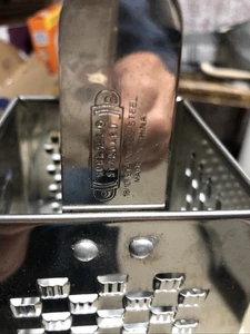 Gourmet Grattugia a Scatola in Acciaio Inox 4 Lati per Griglia Fine, Media e Grossa, un - Foto 1 di 5