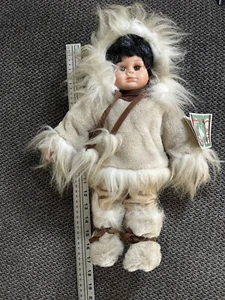 Heritage Dolls Porcelain Native American Doll 17.5” - Bild 1 von 6