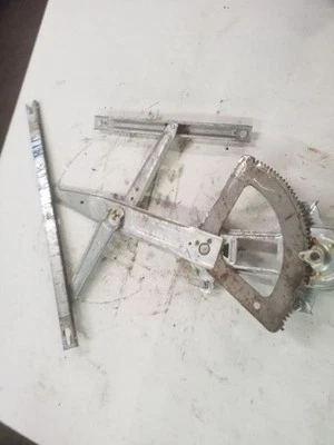 Passenger Front Window Regulator Manual | Fits 1999-2012 Ford F250 F350 - Image 1 of 4