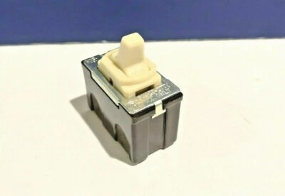 EAGLE Ivory Single Gang Interchangeable DESPARD Quiet Toggle Switch NEW 1101E