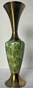 Jarrón Delft Ware de colección con cuello y base de latón pintado a mano 11" de alto 3" de ancho - Imagen 1 de 4