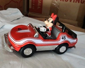 1993 Disney Minnie Mouse #45 Metallkörper 6,5" Nachziehspielzeug rot Rennwagen Tyx - Bild 1 von 4