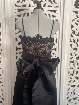 Jones New York Evening Gown Womens Size 6 Black Satin Floor Length Lace Bust Bow - Image 1 of 4