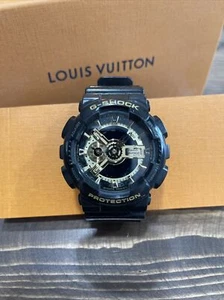 Casio G Shock Digitaluhr Herren 51mm schwarz goldfarben 5146 110GB braucht Batterie - Bild 1 von 3