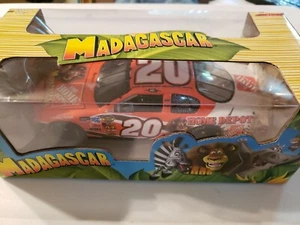 Tony Stewart #20 Madagascar Home Depot Action NASCAR Diecast Car 1:24 - Picture 1 of 5