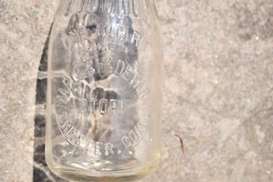 VINTAGE MAPLE SHADE FARM, CHESTER CONNECTICUT ONE QUART GLASS MILK BOTTLE - Picture 1 of 10