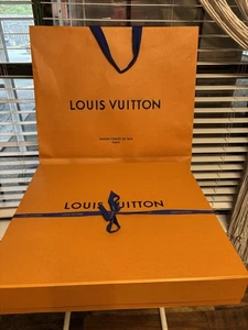 Authentische Louis Vuitton 19x18x3,5 leere Geschenk Aufbewahrung Magnetbox mit Einkaufstasche - Bild 1 von 24