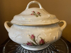 🌹RARE Rosenthal China IVORY 🌹 ROSE Soup Tureen w/Notched Lid, 9" H x 12.5" W🌹 - Picture 1 of 9