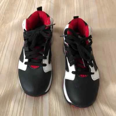 Reebok Boy's Mid Top Sneakers Bred 349252 Size 13K - Image 1 of 4