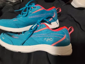 Ryka  - Women's Size 5 'Teanna' Walking Sneaker w/Memory Foam - Picture 1 of 7