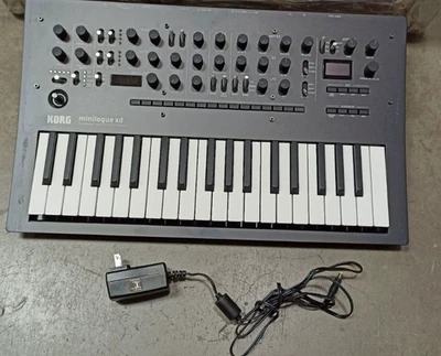Korg Minilogue XD Sintetizador Analógico 4 Voces Usado Foto 1 de 4