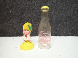 Muñeca Mattel Liddle Kiddles 1967 vintage *LAFFY LEMON KOLA* refresco en botella - Imagen 1 de 7