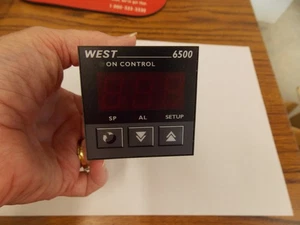 New West N6500 Z210000 100-240 Vac Temperature Controller P3 - Picture 1 of 4